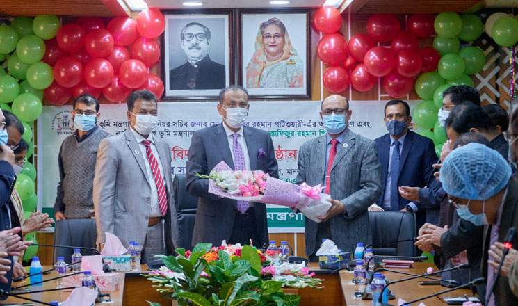 ভূমি মন্ত্রণালয়ের নতুন সচিব মোস্তাফিজুর রহমান