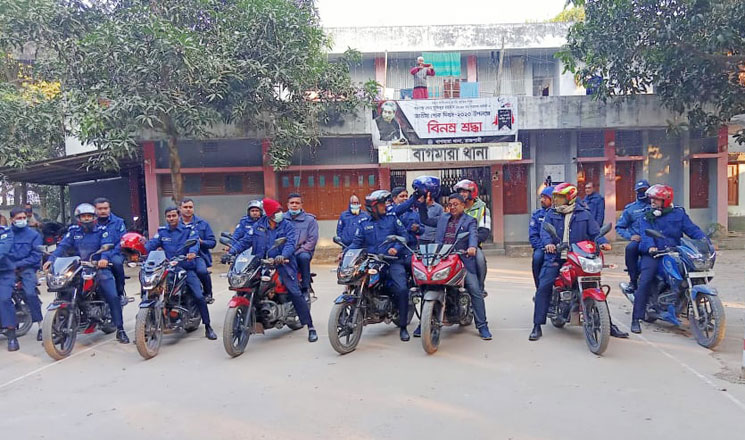বাগমারায় পৌরনির্বাচন ও থার্টিফাস্ট নাইট ঘিরে থানা পুলিশের টহল জোরদার