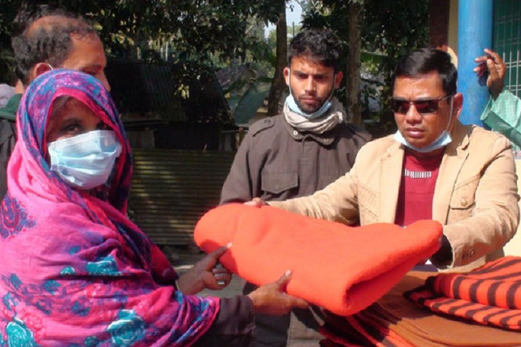 কাশিয়ানীতে ৫ শতাধিক অসহায় ও দুস্থদের মাঝে কম্বল বিতরণ