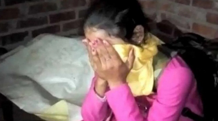 রাতভর আটকে রেখে কিশোরীকে ধর্ষণ, অটোরিকশা চালক গ্রেপ্তার