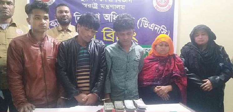 টেকনাফে অস্ত্র-গুলি-ইয়াবা উদ্ধার, রোহিঙ্গাসহ আটক ৫