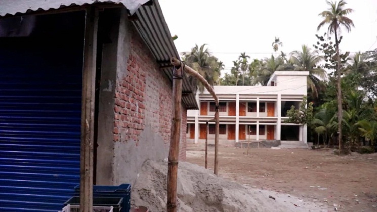 সরকারি স্কুলের জমি দখলের চেষ্টা, ৯৯৯-এ ফোন পেয়ে ঘটনাস্থলে পুলিশ 