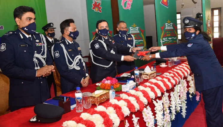 অসৎ ও অদক্ষ পুলিশ সদস্য চাই না : আইজিপি