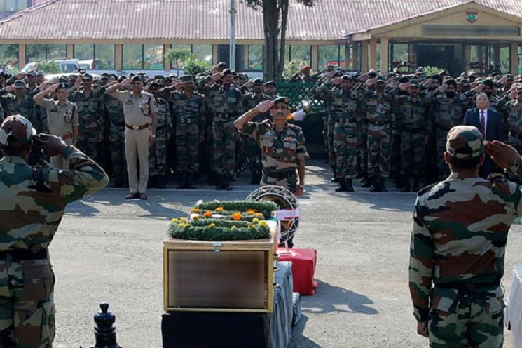 কাশ্মীরে পাকিস্তানি সেনার গুলিতে ভারতীয় সেনা নিহত