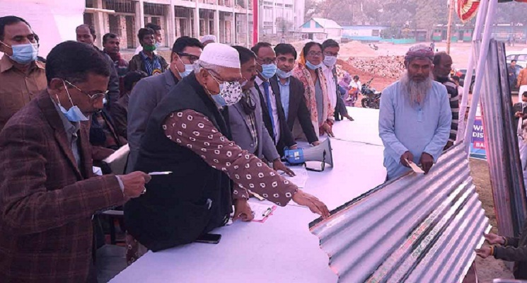 ইসলামপুরে ধর্ম প্রতিমন্ত্রী’র ঢেউটিন, নগদ অর্থ ও প্রতিবন্ধীদের মাঝে হুইল চেয়ার বিতরণ 