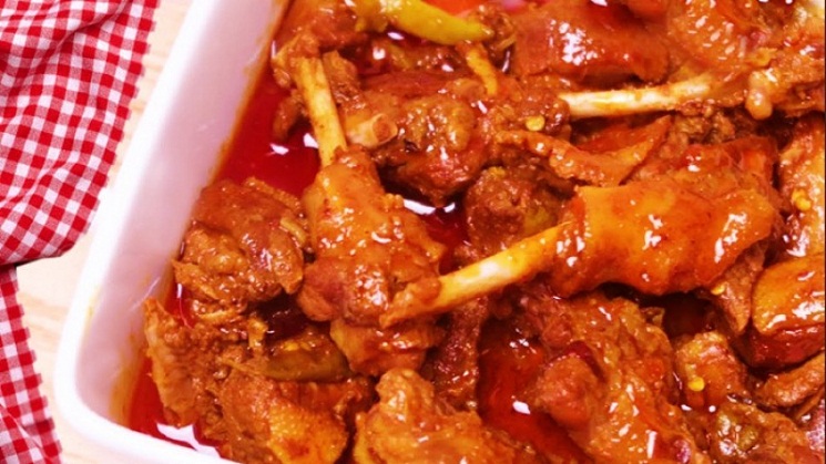 শীতে পাতে রাখুন নারকেল দুধে হাঁসের মাংস