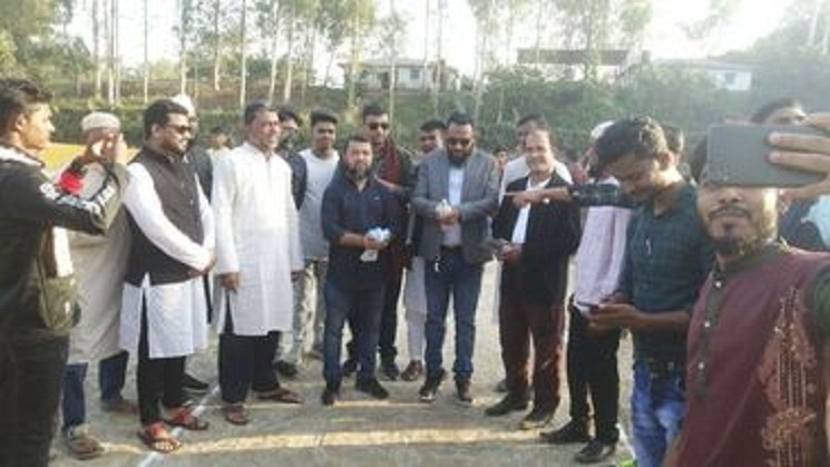 রাঙ্গুনিয়ায় মরহুম রুহুল আমিন চৌধুরী স্মৃতি ক্রিকেট টুনামেন্টের শুভ উদ্বোধন 
