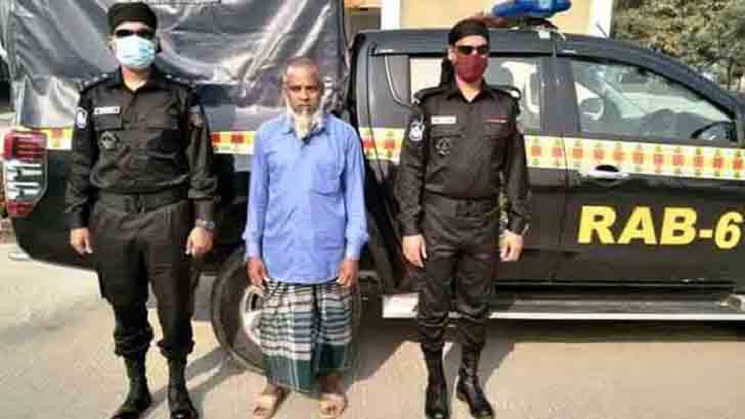 বিদেশি পিস্তলসহ অস্ত্র ব্যবসায়ী গ্রেফতার