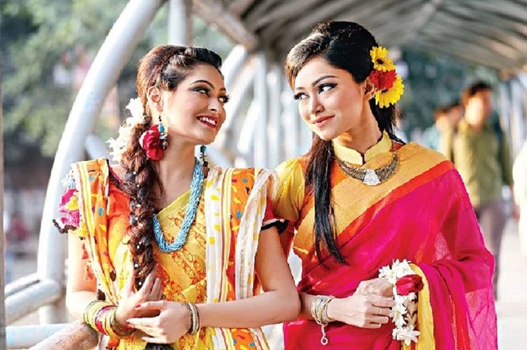 ফাল্গুনের সাজে থাকুক স্নিগ্ধতার ছোঁয়া