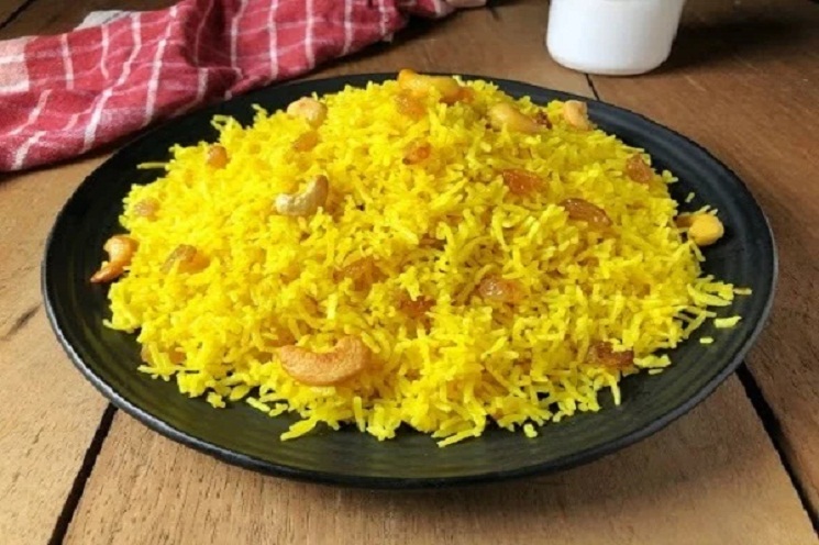 বসন্তের উৎসবে পাতে রাখুন বাসন্তী পোলাও 