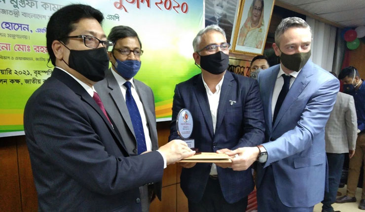 টানা পাঁচবার সর্বোচ্চ করদাতার পুরস্কার পেল গ্রামীণফোন