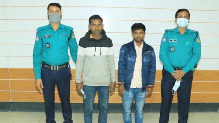কাভার্ডভ্যানের সুতা লুট করতে চালককে গলা কেটে হত্যা