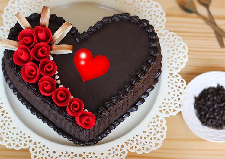 ভালোবাসা দিবসে ঘরেই তৈরি করুন তিন ধরনের কেক