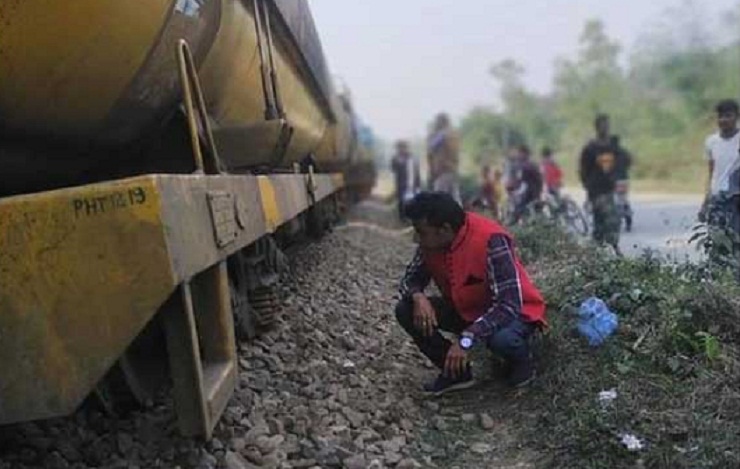 ৫ ঘন্টা বন্ধ থাকার পর সিলেটের সাথে ট্রেন চলাচল স্বাভাবিক