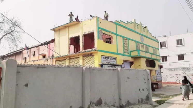 ভেঙে ফেলা হচ্ছে ৭১ বছরের পুরনো সেই সিনেমা হল