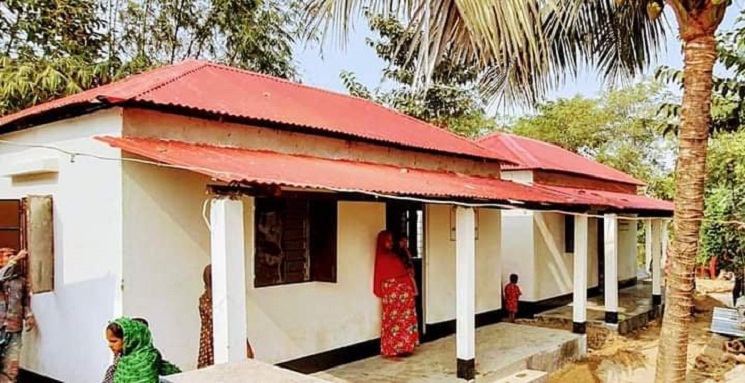 প্রধানমন্ত্রীর আশ্রয়ন প্রল্পের ঘর পেয়ে খুশি দোয়ারাবাজার সদর ইউনিয়নের ৯ নং ওয়ার্ড বাসী