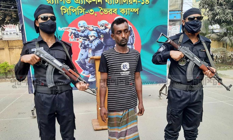 ভৈরবে ছুরিকাঘাতে ব্যবসায়ী খুন, প্রধান আসামি গ্রেপ্তার