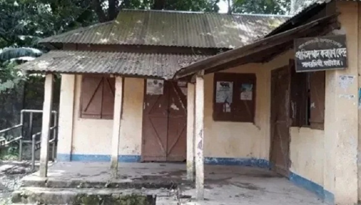 বেহাল দশায় সাগরদিঘীর একমাত্র প্রাণিসম্পদ কল্যাণ কেন্দ্র