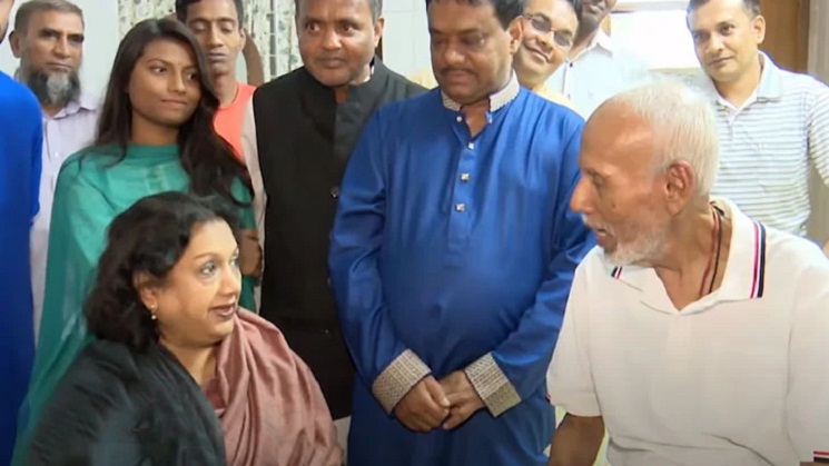 হাসপাতালে অভিনেত্রী কবরীকে বলা এটিএম শামসুজ্জামানের কথা ভাইরাল