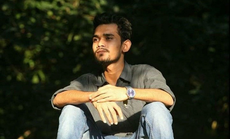 রাজু মধ্যরাতে ৪০ টা ঘুমের ওষুধ খেয়ে বসে ছিল ধরলা নদীর ব্রিজের ওপর!