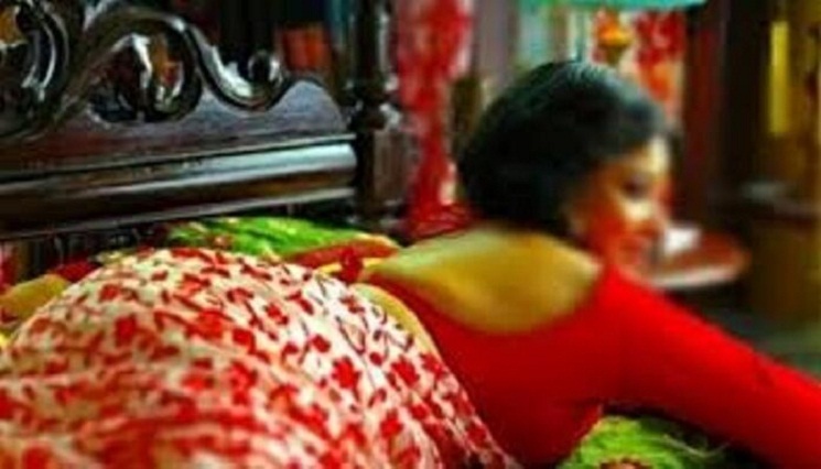 খালি বাড়িতে বেড়াতে আসা ভাগনের ধর্ষণের শিকার মামি