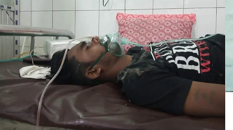 ঘরে সন্তানসম্ভবা স্ত্রী, রিকশা পুলিশের রেকারে, চালকের আত্মহত্যার চেষ্টা
