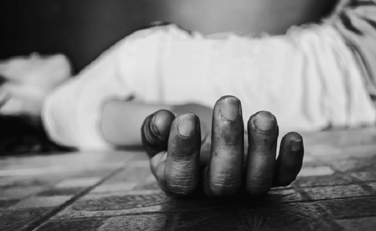 অন্ডকোষে ছেলের লাথিতে বাবার মৃত্যু 