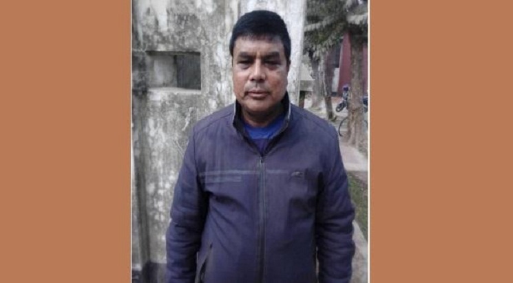 ভোটার তালিকায় ‘মৃত’, তাই টিকা নিতে পারছেন না স্কুলশিক্ষক!