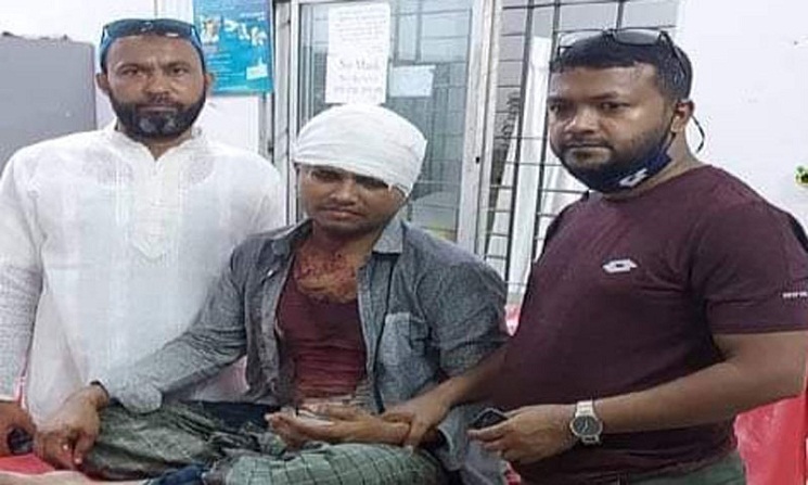 নিজ বাড়িতে হামলার শিকার স্বেচ্ছাসেবকদলের নেতা