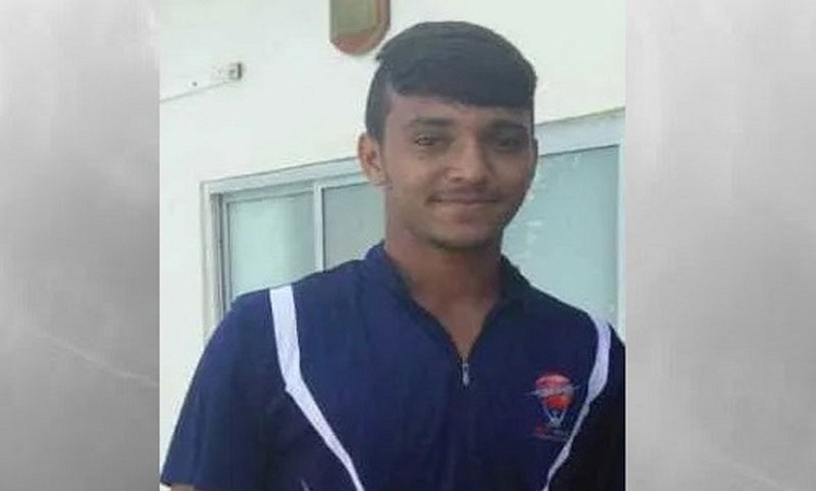 খেতে না পাওয়া টেম্পোচালকের ছেলেটি আইপিএল নিলামে কোটিপতি