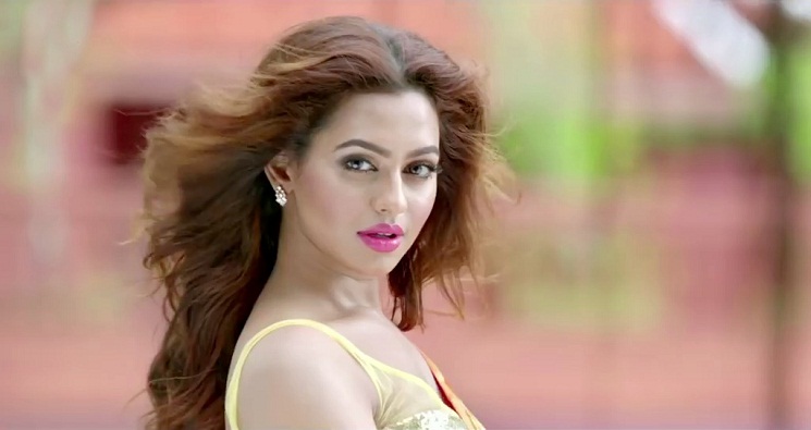 পরীক্ষার আগেই করোনা ‘পজিটিভ’ নুসরাত