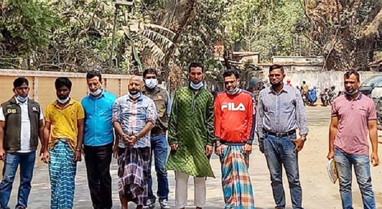 ভুয়া জাতীয় পরিচয়পত্র বানিয়ে কোটি টাকা আত্মসাৎ, বরখাস্ত ইসির ৪৪ জন
