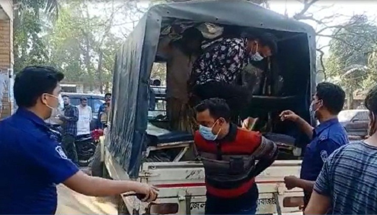 নারীকে পিস্তল ঠেকিয়ে টাকা লুট, তদন্ত কমিটির মুখোমুখি ৩ পুলিশ