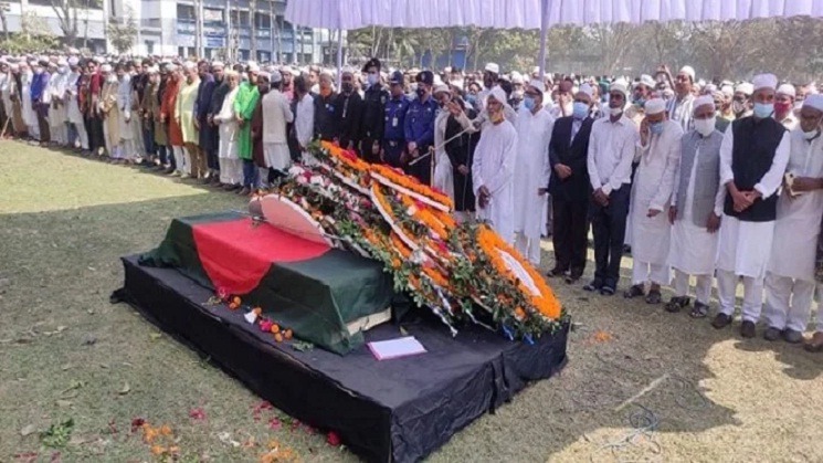 নিজ গ্রামে এইচটি ইমামের প্রথম জানাজায় মুসল্লিদের ঢল