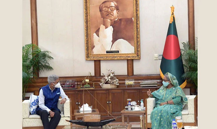 আলোচনার মাধ্যমে প্রতিবেশী দেশের সমস্যা সমাধান করা উচিত: প্রধানমন্ত্রী