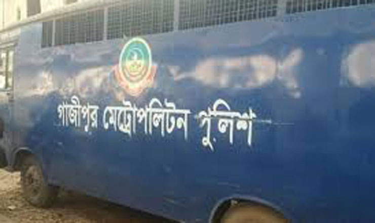 প্রিজন ভ্যান থেকে পালালেন আসামি!
