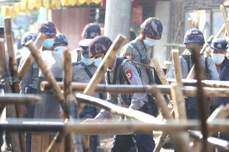 ভারতে মিয়ানমারের ১৯ পুলিশের আশ্রয় প্রার্থনা