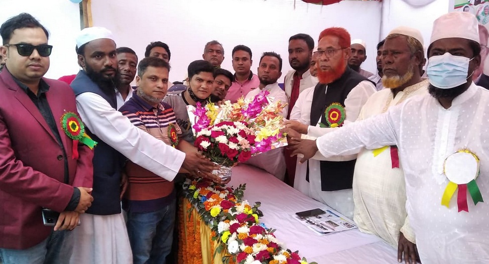 লাকসাম  পৌরসভার প্যানেল মেয়র ও কাউন্সিলর মোঃ শাহজাহান মজুমদারকে সংবর্ধনা