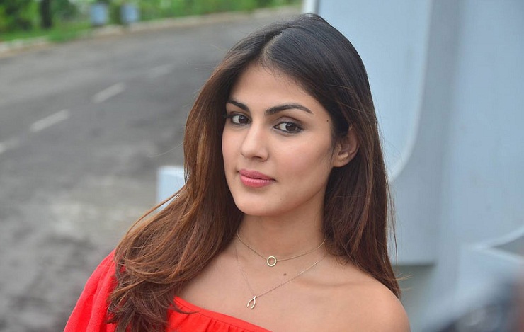 রিয়াকে নিয়ে মুখ খুললেন প্রযোজক