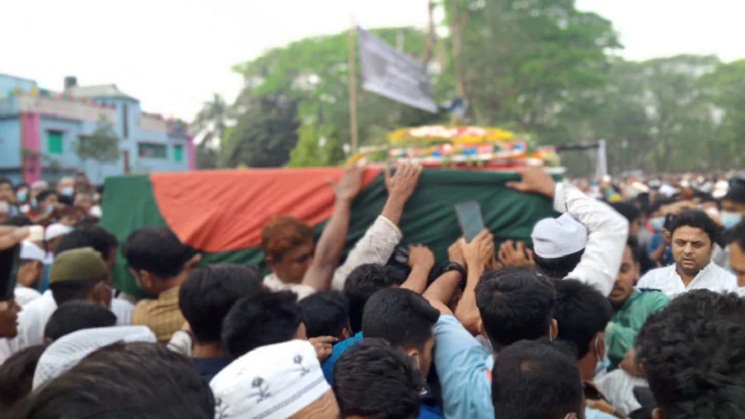মা-বাবার পাশে শায়িত হলেন মওদুদ
