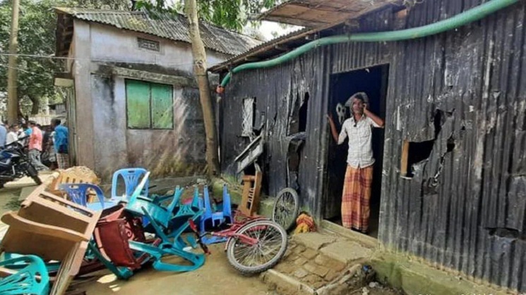 বেরিয়ে এলো হিন্দু গ্রামে হামলার আসল রহস্য 