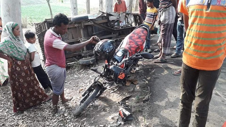 সান্তাহারে মোটরসাইকেল-ভটভটির মুখোমুখি সংঘর্ষে নিহত ১ আহত ২