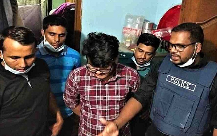 ফেসবুকে মহানবীকে ‘কটূক্তি’, চুয়েট শিক্ষার্থী গ্রেপ্তার