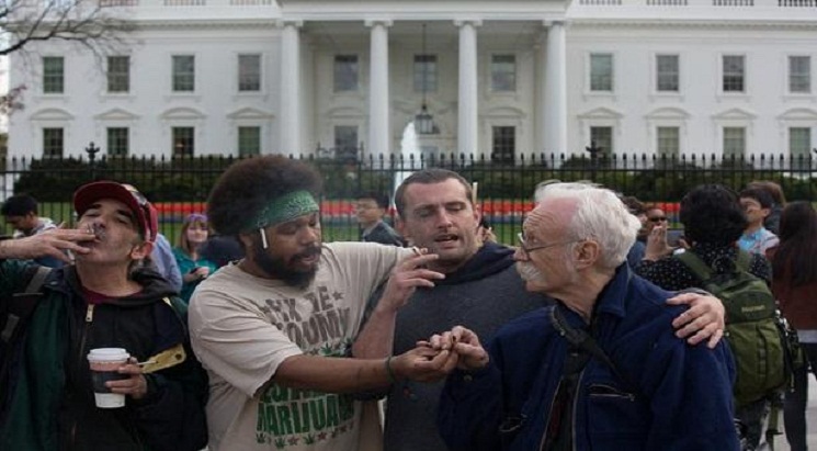 গাঁজা সেবনের দায়ে হোয়াইট হাউসের ৫ কর্মী চাকরিচ্যুত