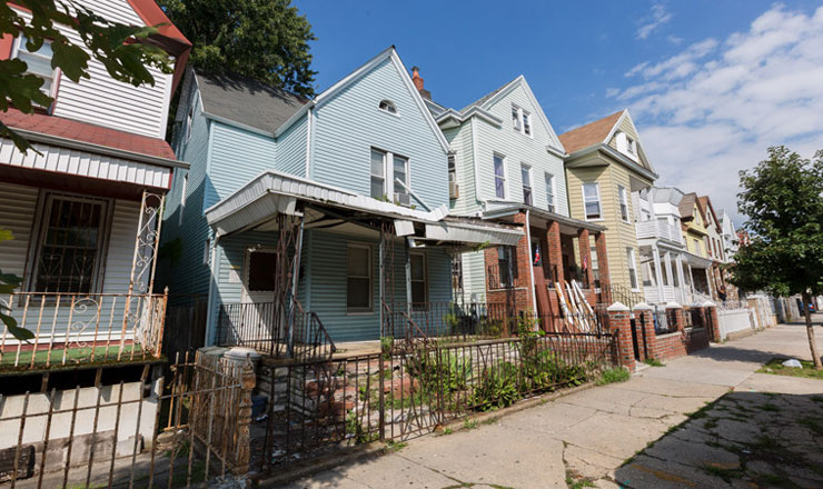 বৈষম্যের অভিযোগে নিউইয়র্কে বাড়ির মালিকদের বিরুদ্ধে মামলা