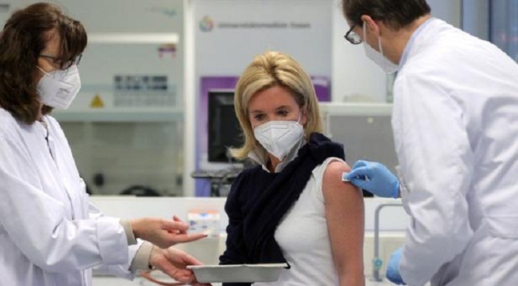 চাঞ্চল্যকর তথ্য! ২ ডোজ টিকা নেওয়ার পরও করোনায় আক্রান্ত