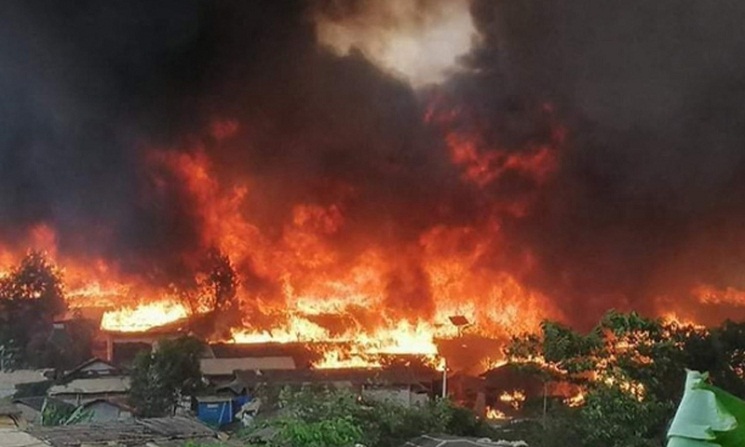 রোহিঙ্গা ক্যাম্পে আগুন, নিয়ন্ত্রণে ৪ ইউনিট