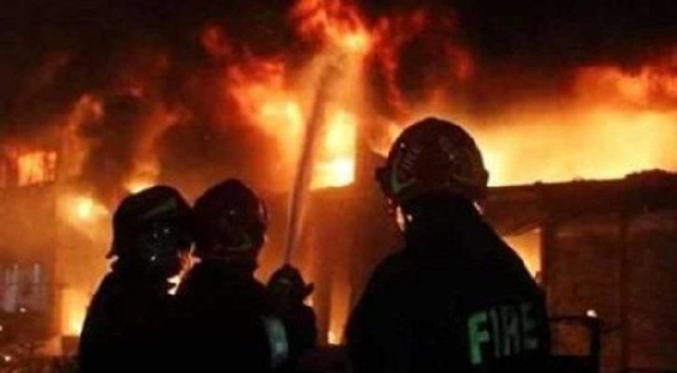 বনানীতে ১৪ তলা ভবনে আগুন