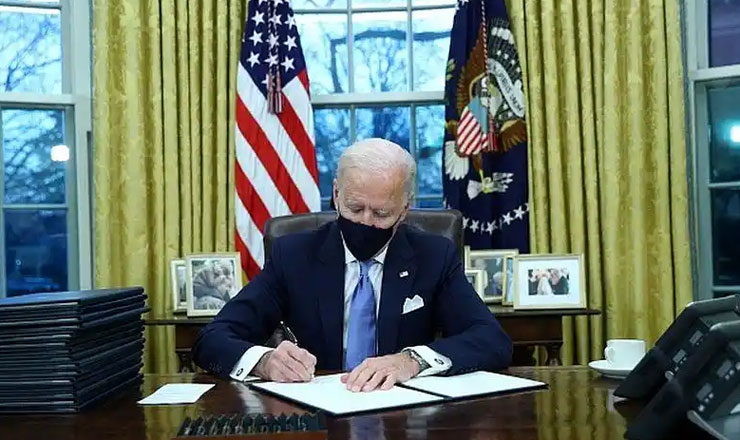 বাইডেন'র প্রস্তাবিত অভিবাসন বিলে বছরে ৩,৭৫,০০০ গ্রীন কার্ড যুক্ত হতে পারে