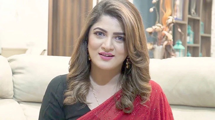 চতুর্থ বিয়ের ইঙ্গিত শ্রাবন্তীর?